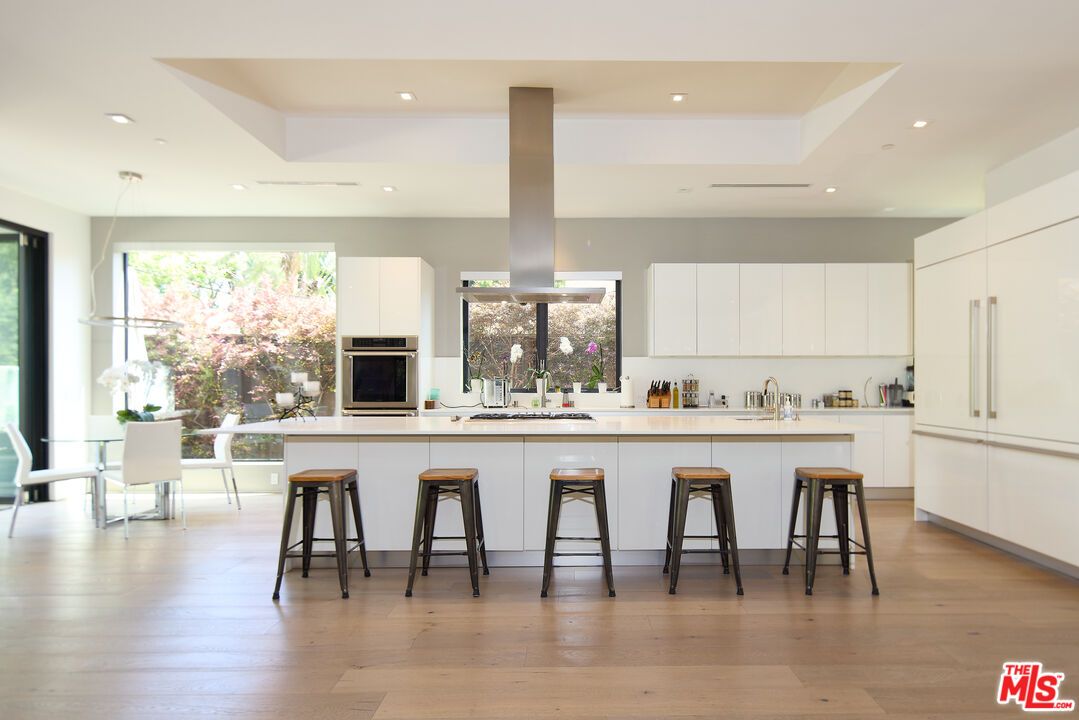 Dining room, Interior, Kitchen, Pendant Lights, Recessed Lighting, Wood Texture Flooring