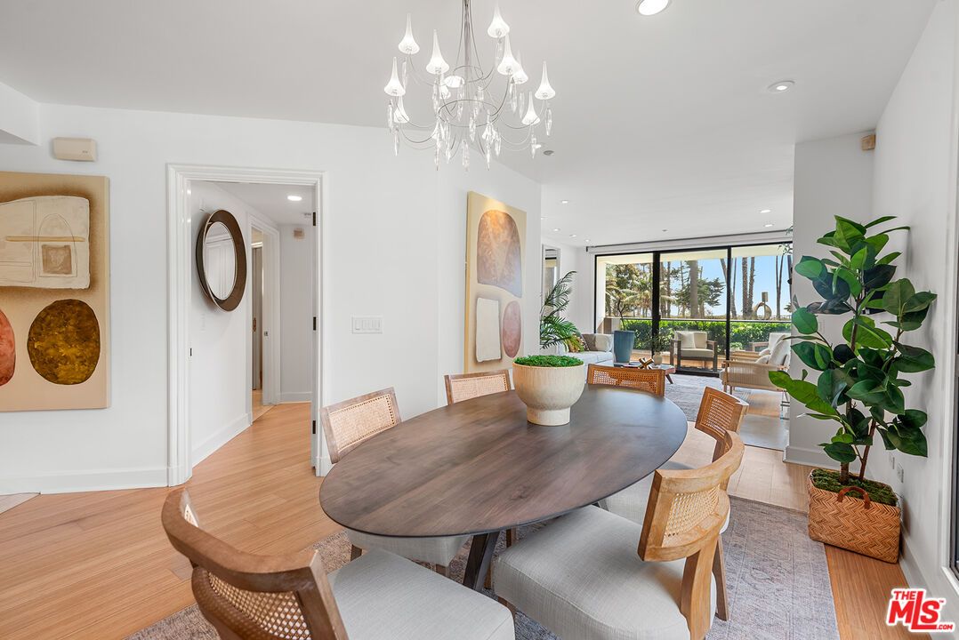 Chandelier, Dining room, Interior, Recessed Lighting, Wood Texture Flooring