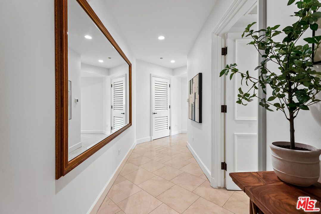 Interior, Recessed Lighting