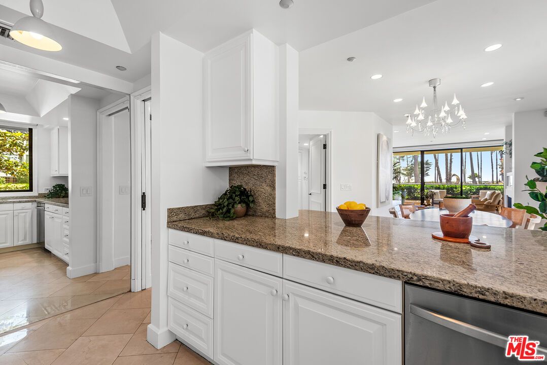 Chandelier, Dining room, Interior, Kitchen, Pendant Lights, Recessed Lighting