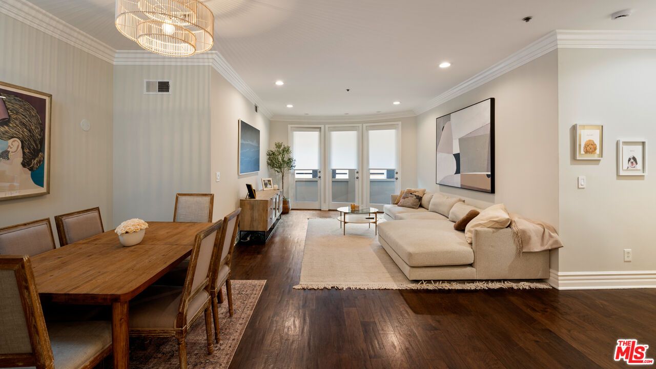 Chandelier, Dining room, Interior, Living room, Recessed Lighting, Wood Texture Flooring