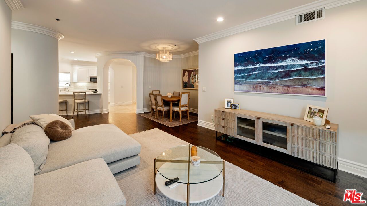 Chandelier, Dining room, Interior, Kitchen, Living room, Recessed Lighting, Wood Texture Flooring