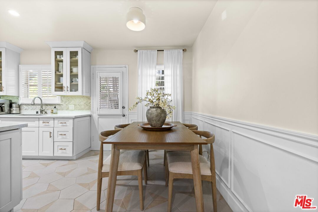 Dining room, Interior, Kitchen, Recessed Lighting