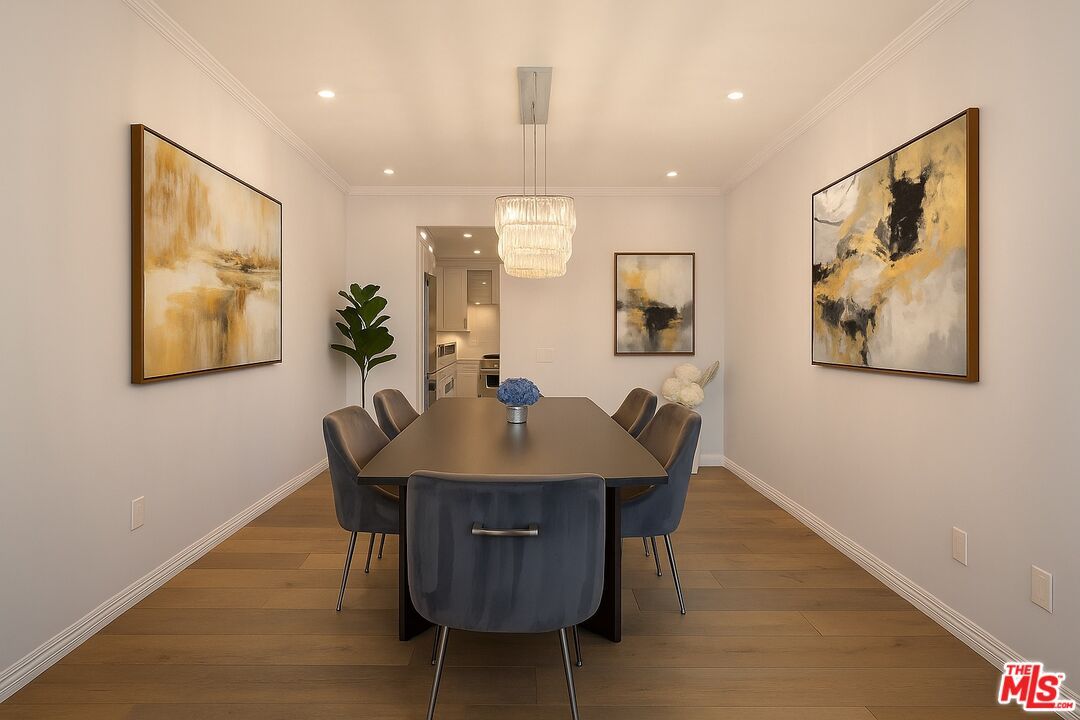 Chandelier, Dining room, Interior, Recessed Lighting, Wood Texture Flooring