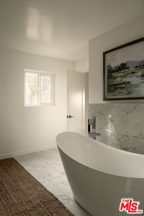 Bathroom, Free Standing Baths, Interior, Marble, Marble Walls