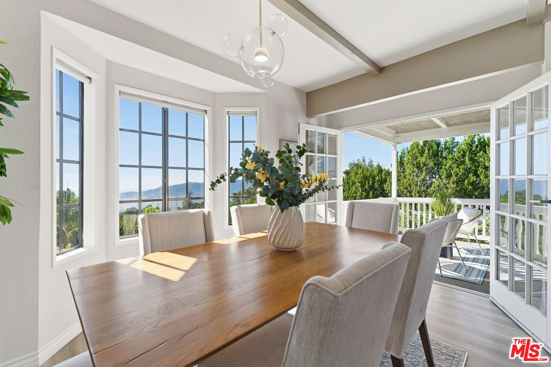 Dining room, Interior, Pendant Lights, Water, Wood Texture Flooring