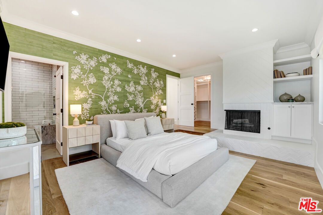 Bedroom, Fireplace, Interior, Recessed Lighting, Wood Texture Flooring