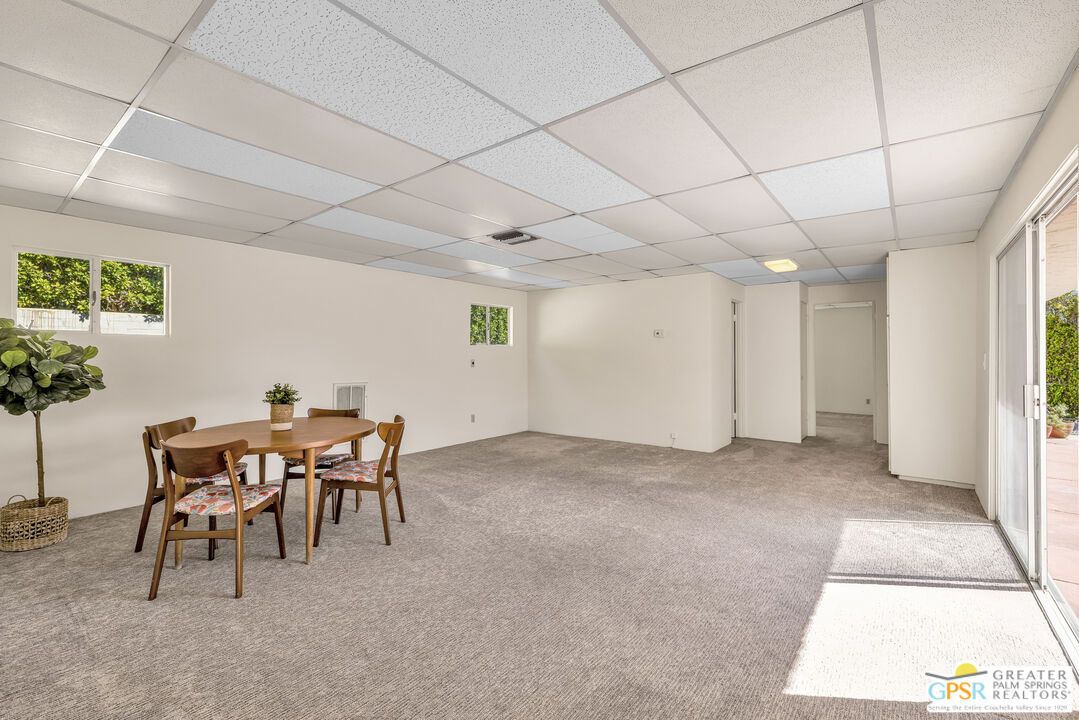 Dining room, Interior, Recessed Lighting