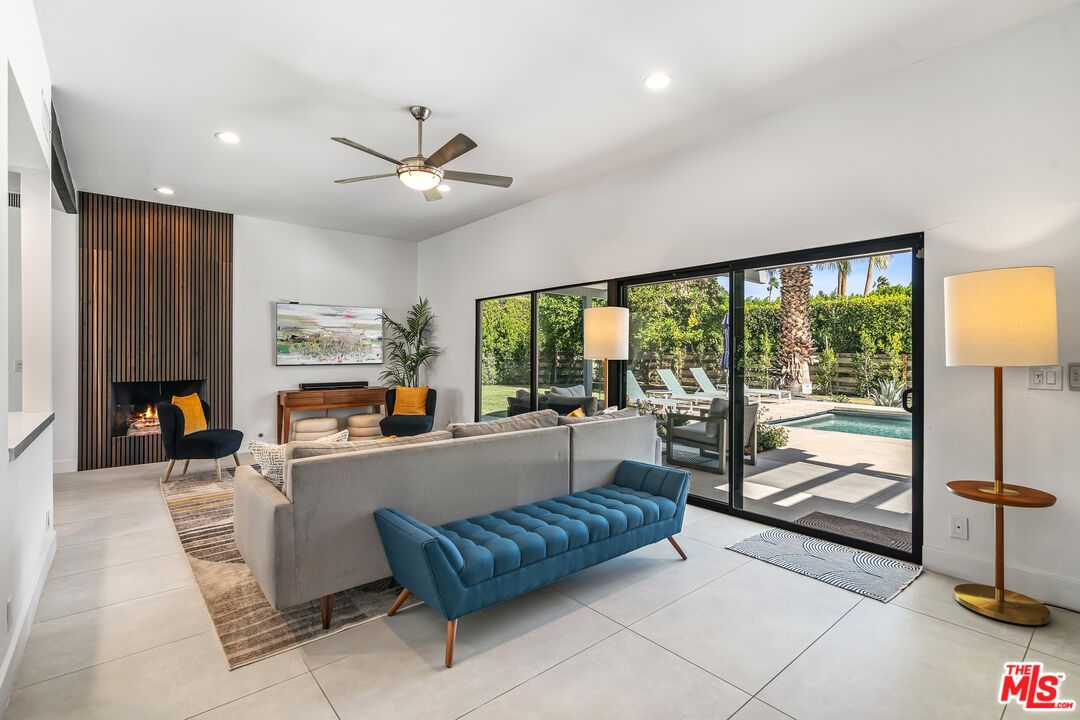 Fireplace, Interior, Living room, Recessed Lighting