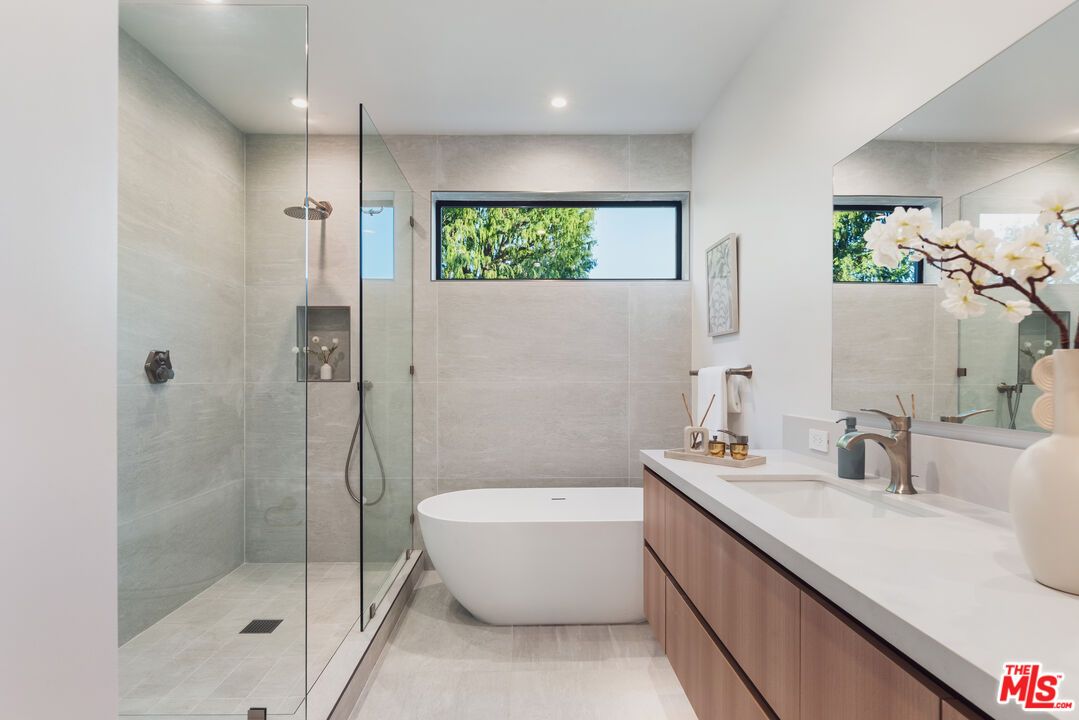 Bathroom, Free Standing Baths, Glass Shower, Interior, Recessed Lighting