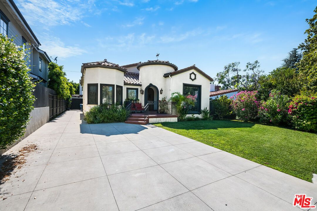 Backyard, Exterior, Facade, Spanish Mediterranean