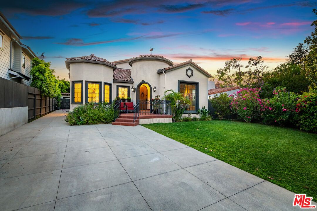 Backyard, Exterior, Facade, Spanish Mediterranean