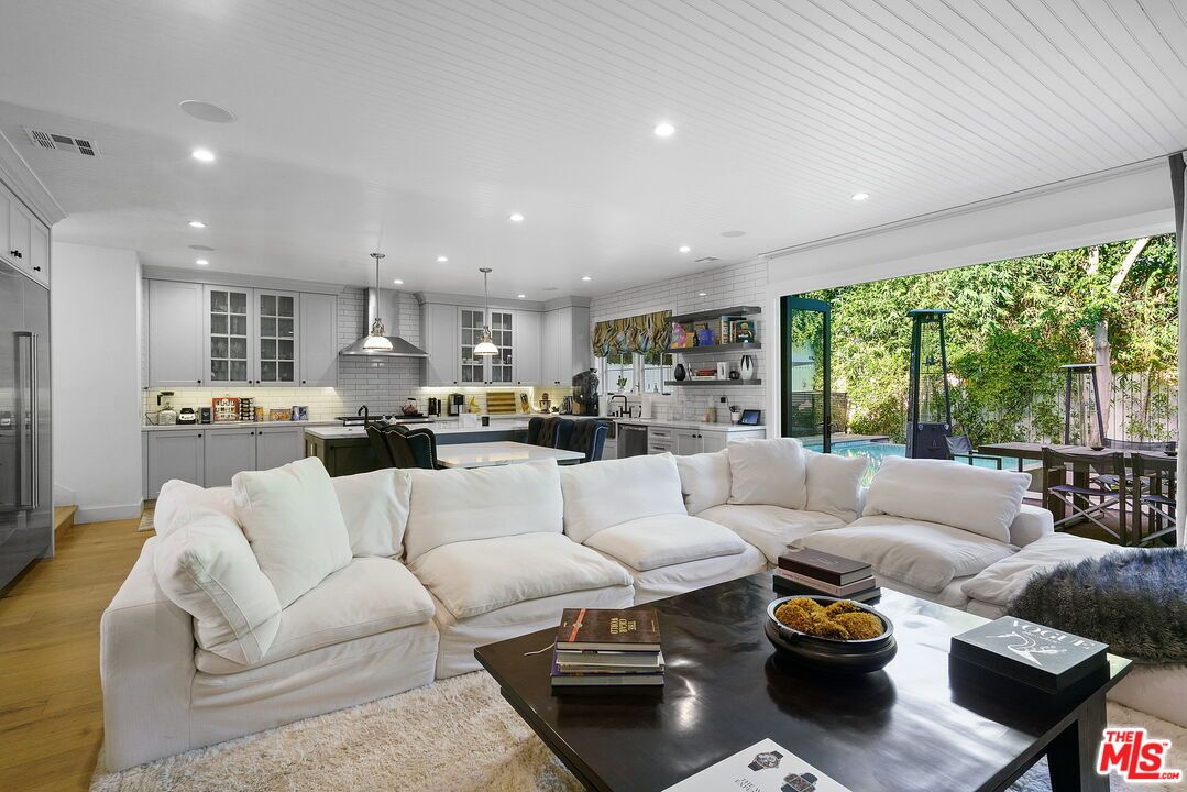Dining room, Interior, Kitchen, Living room, Pendant Lights, Recessed Lighting, Wood Texture Flooring