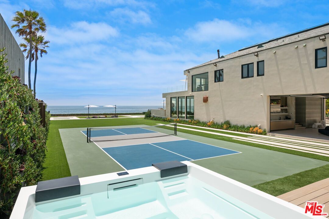 Exterior, Tennis Courts, Water