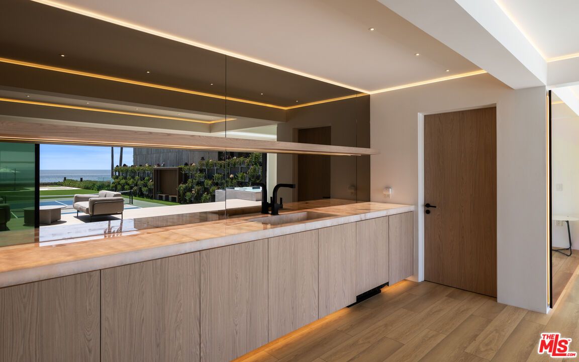 Interior, Kitchen, Recessed Lighting, Water, Wood Texture Flooring