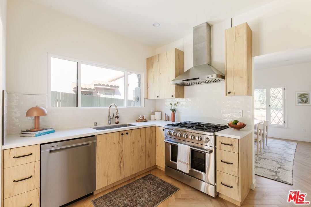 Dining room, Interior, Kitchen, Recessed Lighting, Stainless Steel Appliances, Wood Texture Flooring