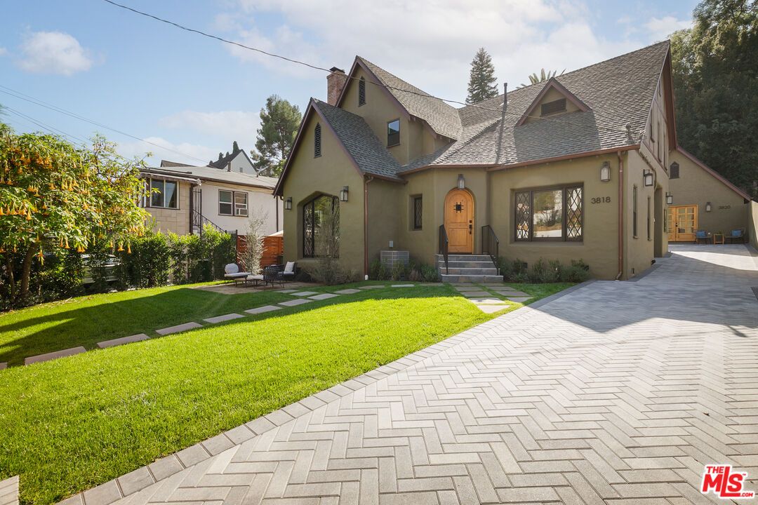 Backyard, Exterior, Facade, French Provincial