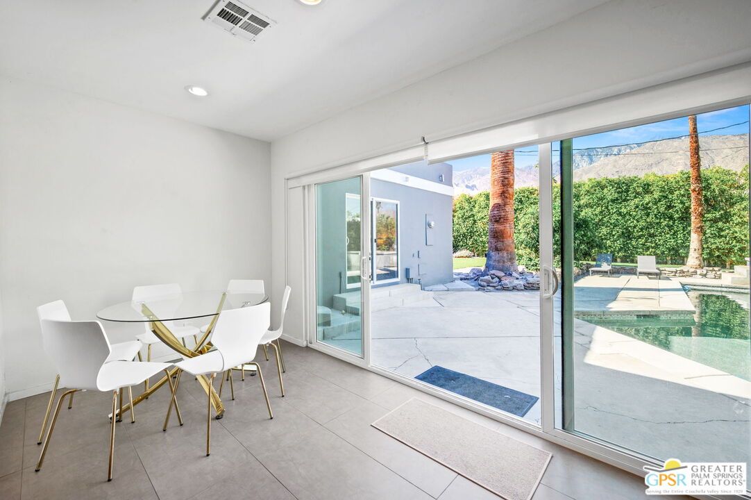 Dining room, Interior, Recessed Lighting