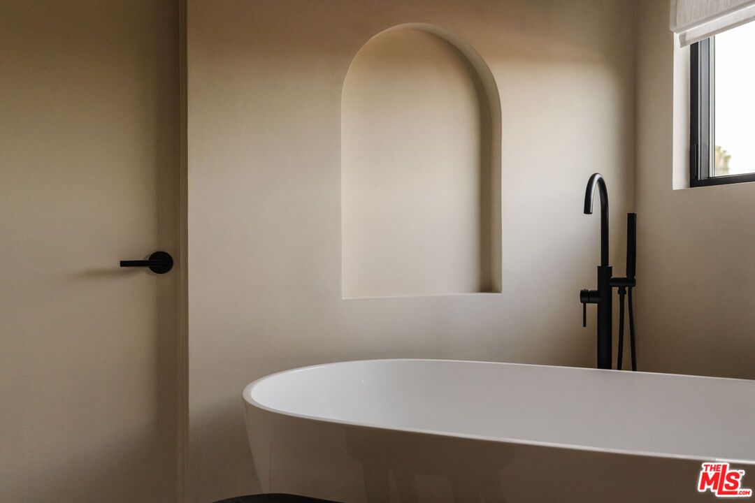 Bathroom, Free Standing Baths, Interior