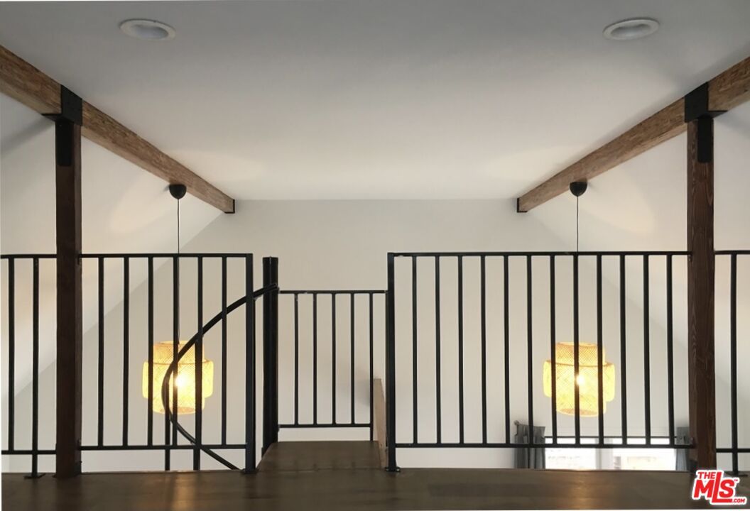 Interior, Pendant Lights, Recessed Lighting, Wooden Beams