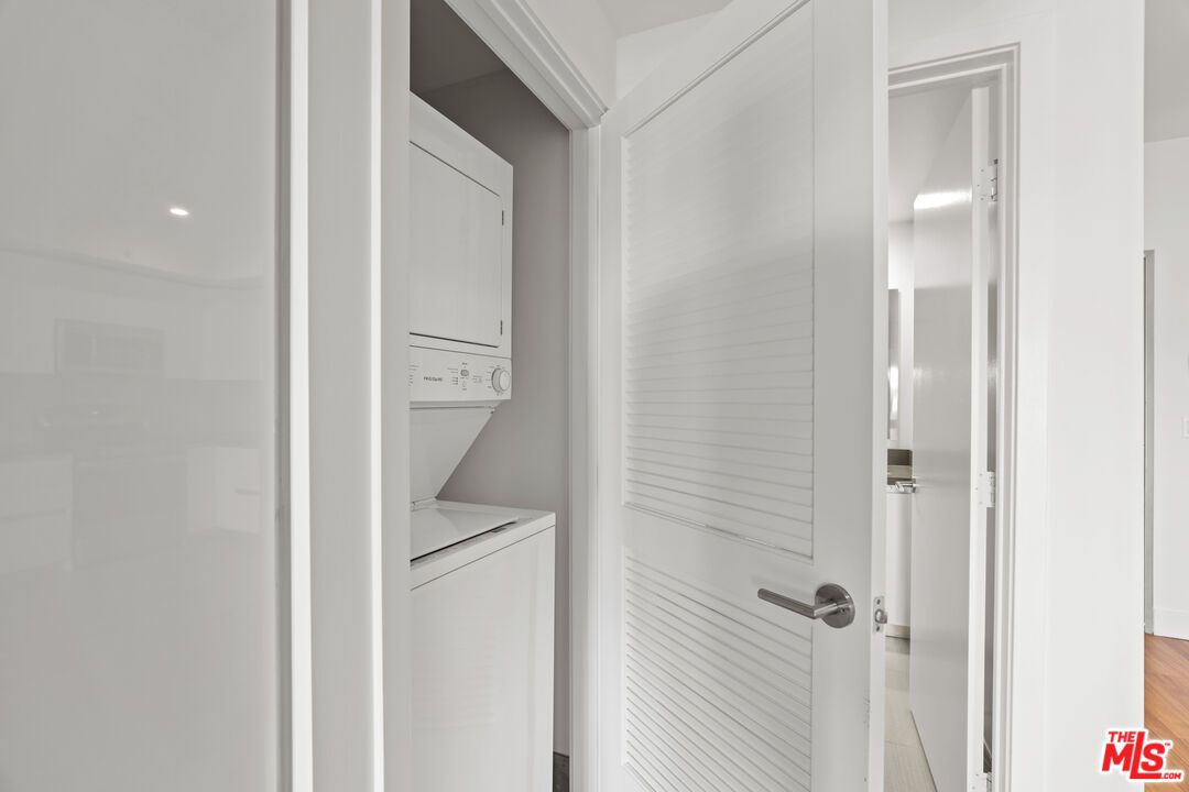 Interior, Recessed Lighting, Utility Closets, Washer