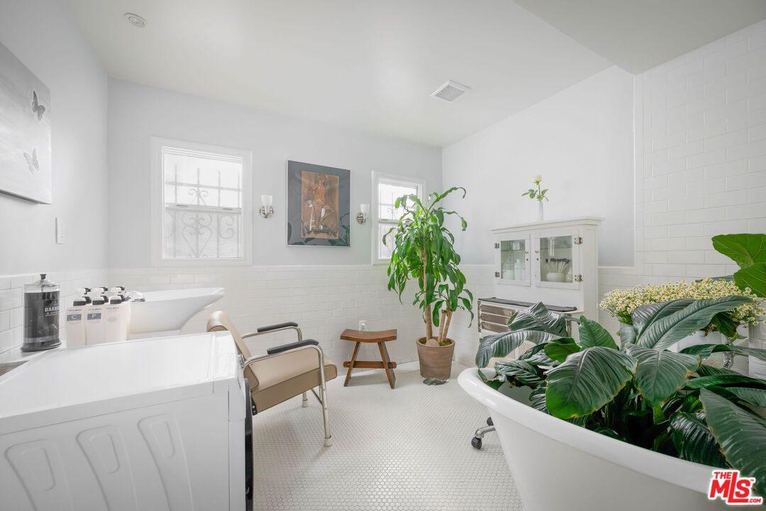 Bathroom, Free Standing Baths, Interior