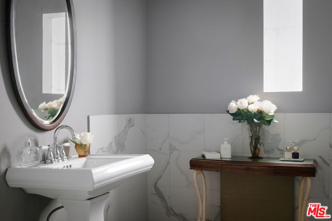 Bathroom, Interior, Marble Walls