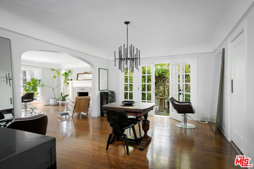 Dining room, Fireplace, Interior, Pendant Lights, Wood Texture Flooring
