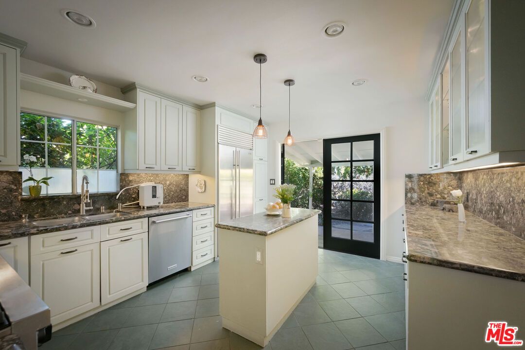 Interior, Kitchen, Pendant Lights, Recessed Lighting