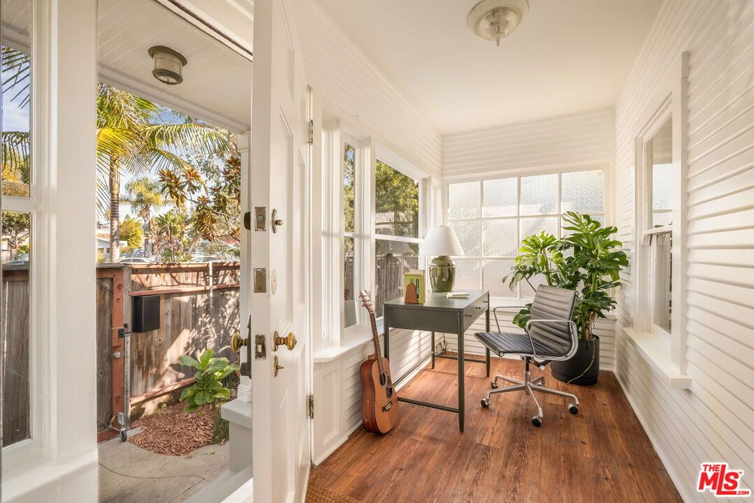 Home Office, Interior, Sun Room, Wood Texture Flooring