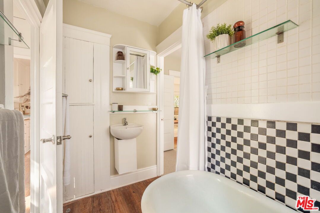 Bathroom, Interior, Wood Texture Flooring