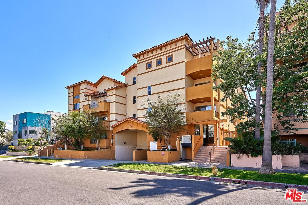 Exterior, Facade, Condo Building