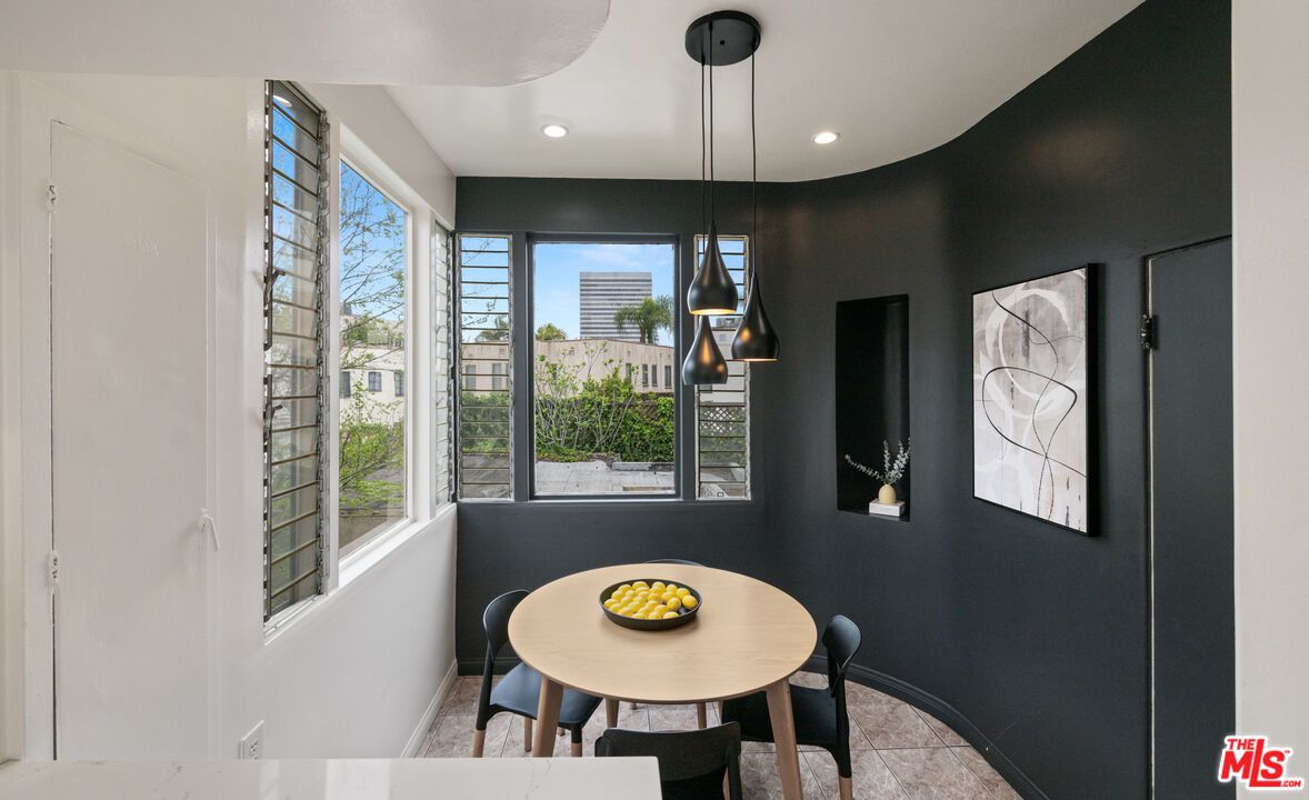 Dining room, Interior, Pendant Lights, Recessed Lighting