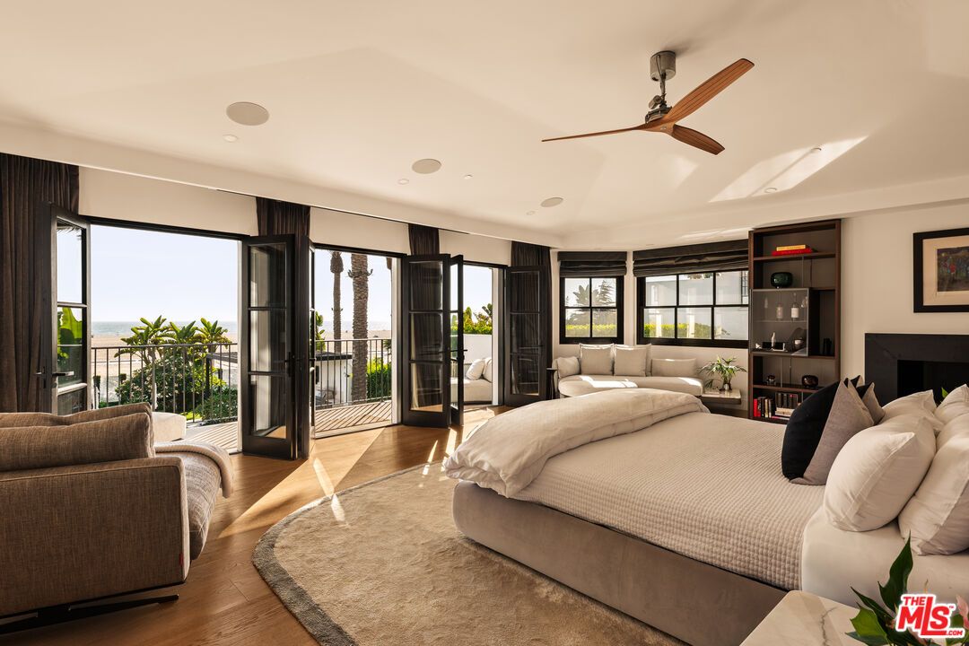 Bedroom, Interior, Recessed Lighting, Water, Wood Texture Flooring