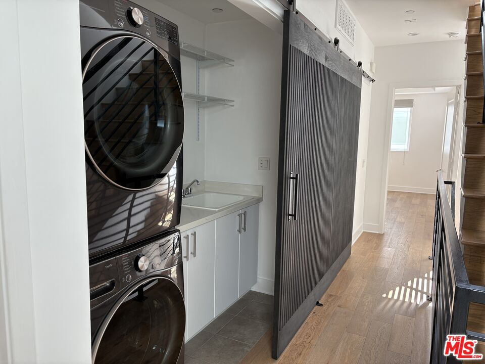 Interior, Recessed Lighting, Utility Closets, Washer, Wood Texture Flooring
