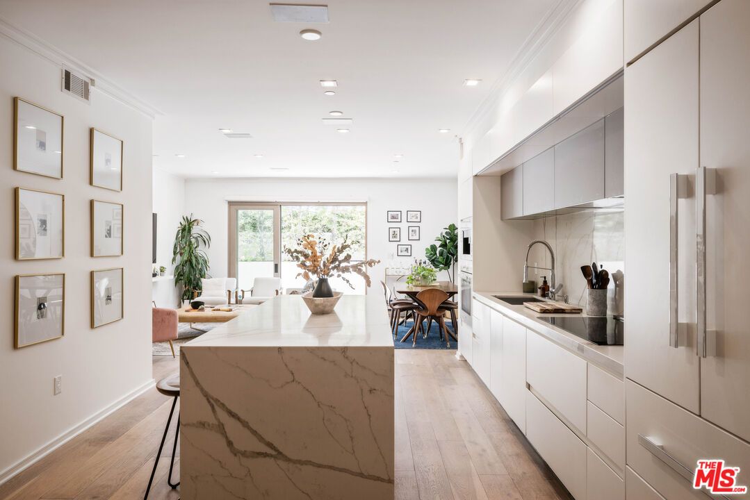 Dining room, Interior, Kitchen, Recessed Lighting, Wood Texture Flooring