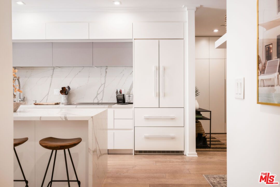 Interior, Kitchen, Marble Walls, Recessed Lighting, Wood Texture Flooring