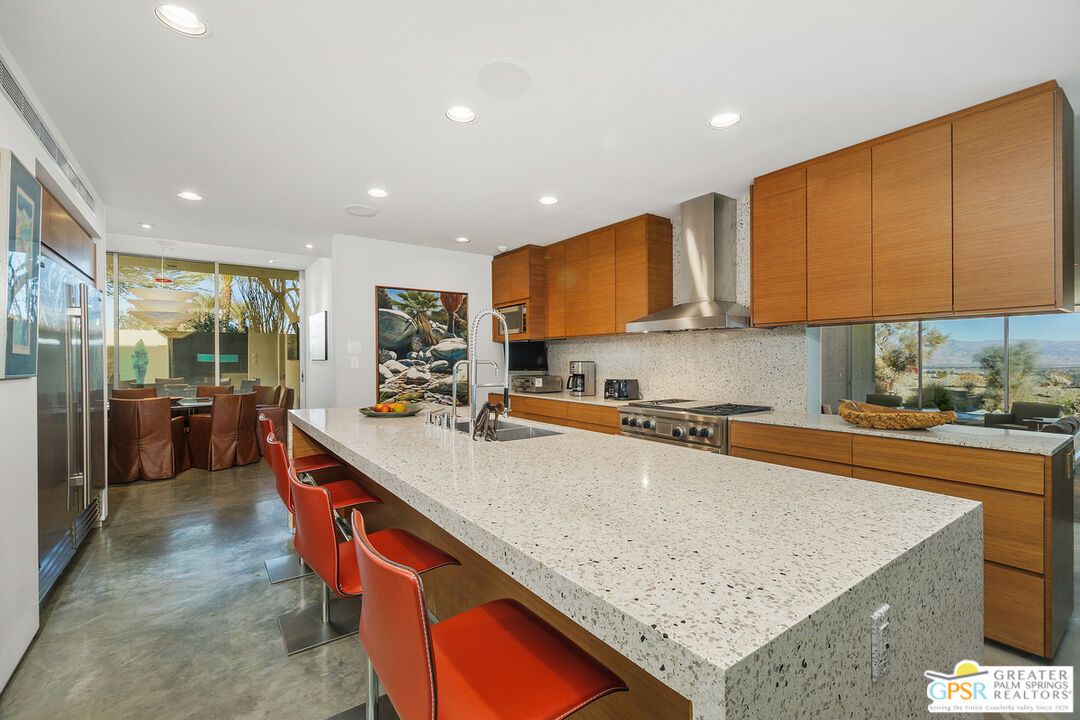 Dining room, Interior, Kitchen, Recessed Lighting, Stainless Steel Appliances