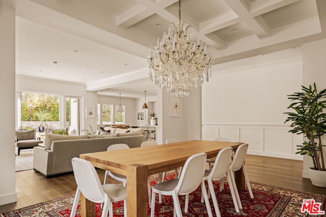 Chandelier, Dining room, Interior, Living room, Recessed Lighting, Wood Texture Flooring