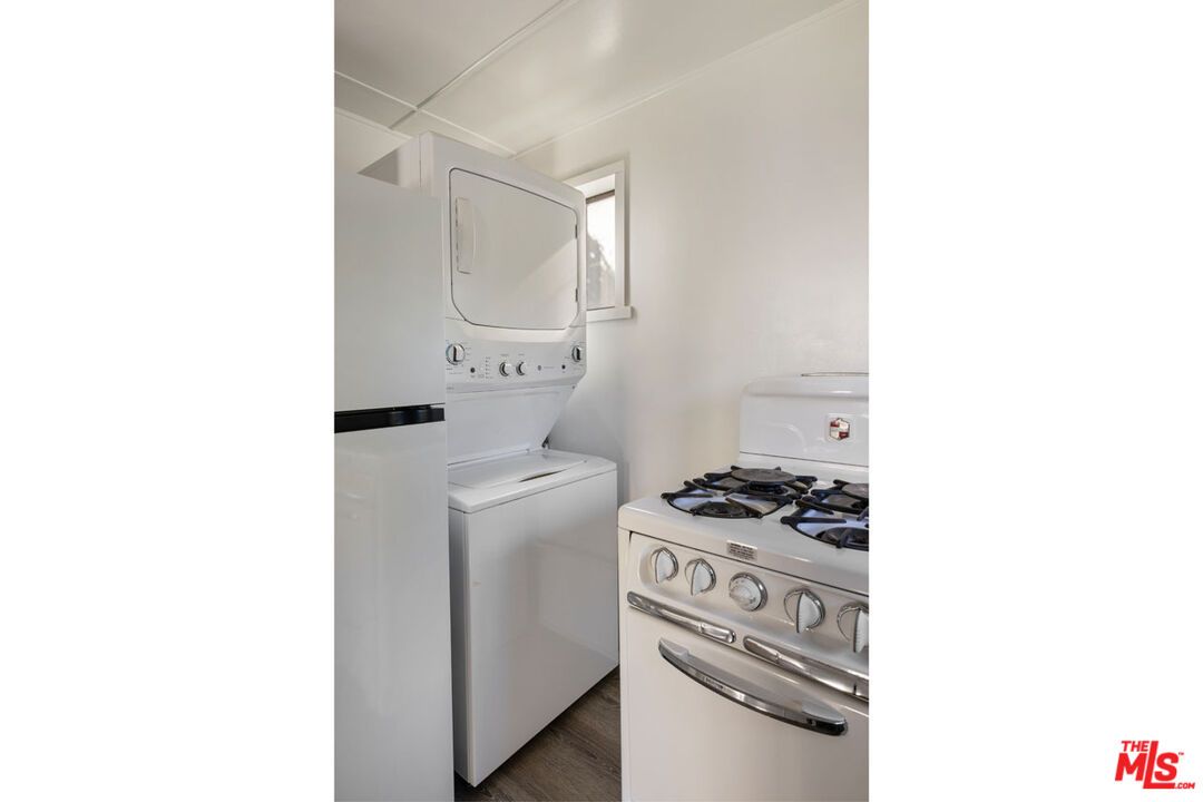 Interior, Kitchen, Utility Closets, Washer