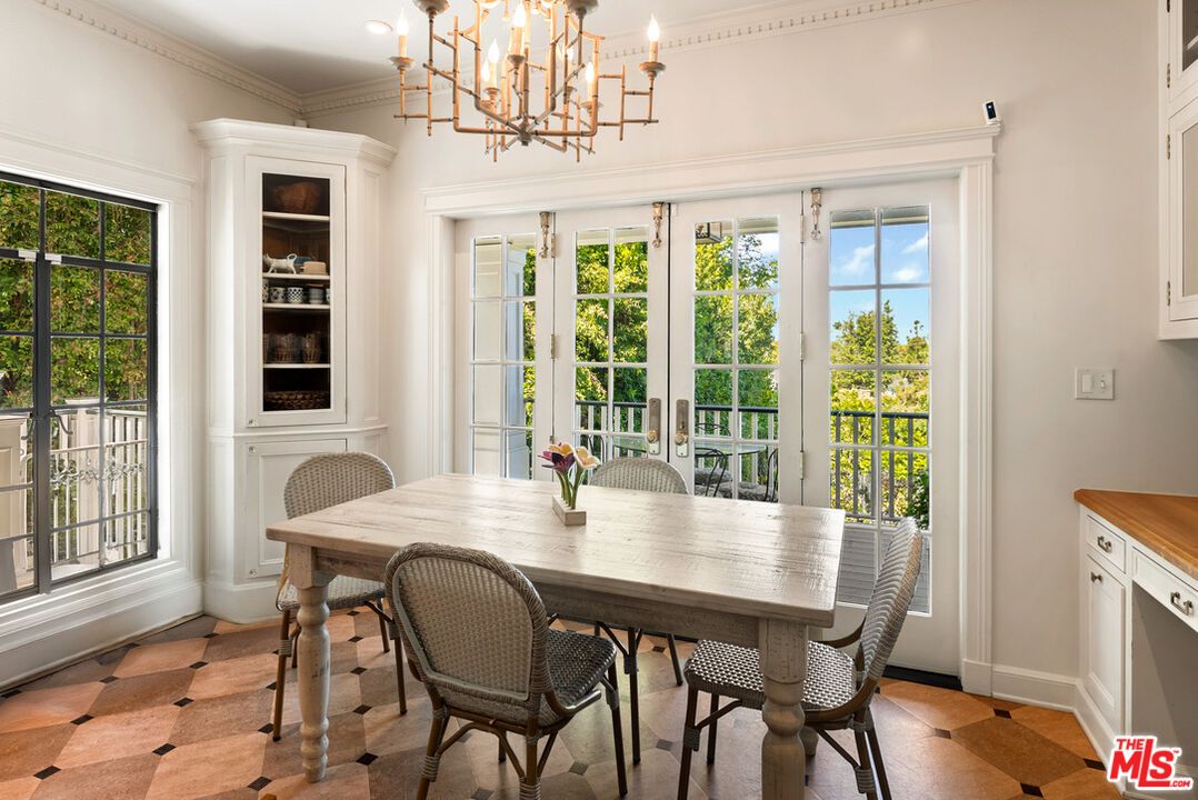 Chandelier, Dining room, Interior, Recessed Lighting