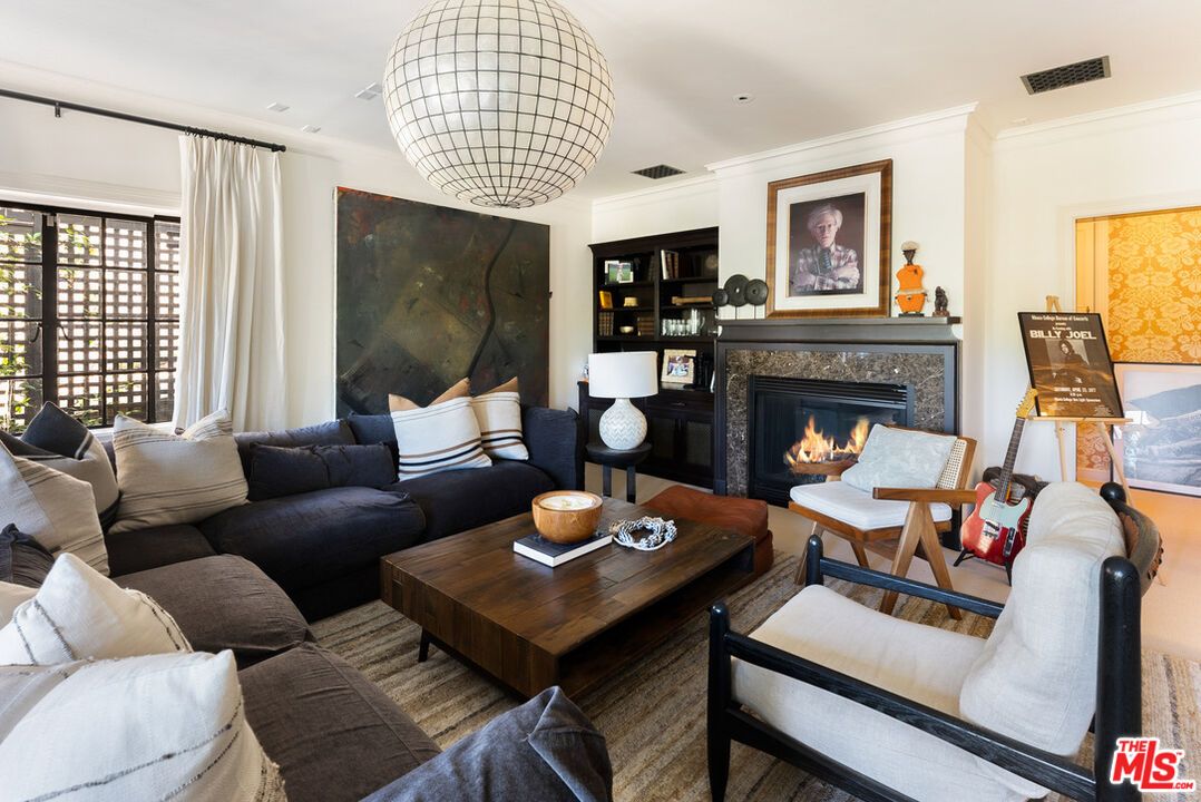 Fireplace, Interior, Living room, Pendant Lights, Recessed Lighting