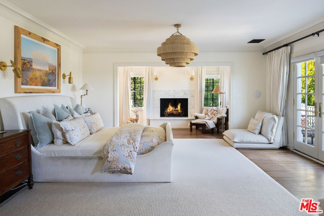 Bedroom, Fireplace, Interior, Living room, Wood Texture Flooring