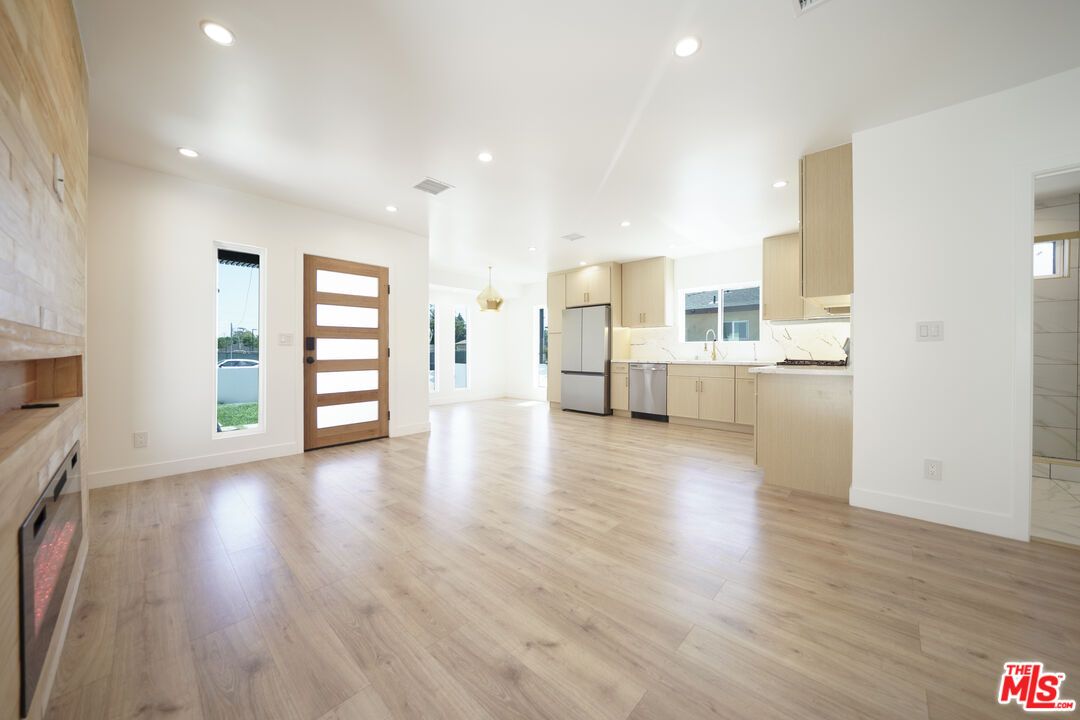 Interior, Kitchen, Recessed Lighting, Wood Texture Flooring