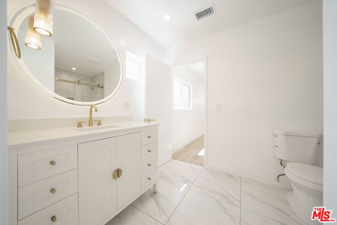 Bathroom, Interior, Marble, Recessed Lighting