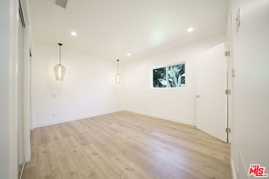 Empty room, Interior, Pendant Lights, Recessed Lighting, Wood Texture Flooring