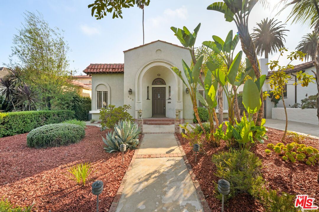 Backyard, Exterior, Facade, Spanish Mediterranean