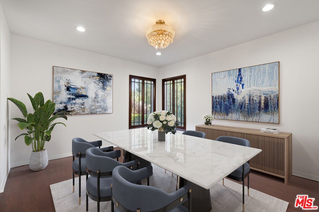 Chandelier, Dining room, Interior, Recessed Lighting, Wood Texture Flooring
