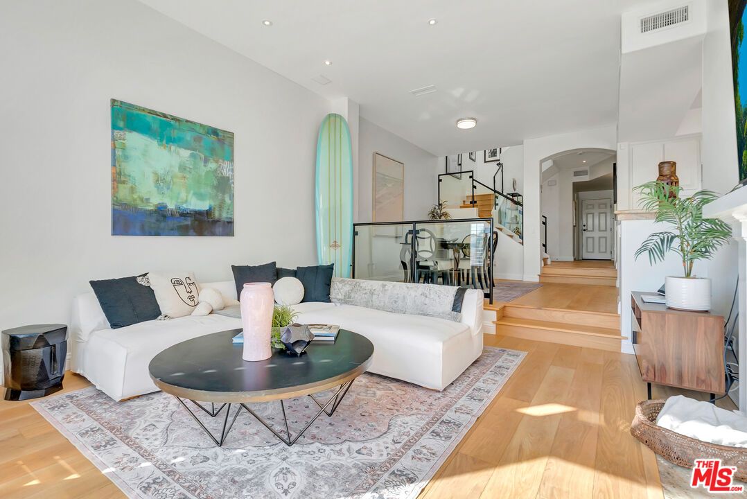 Dining room, Interior, Living room, Recessed Lighting, Wood Texture Flooring