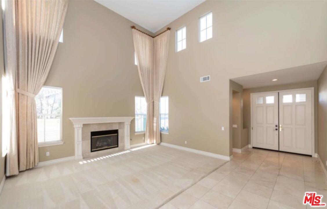 Fireplace, Interior, Recessed Lighting